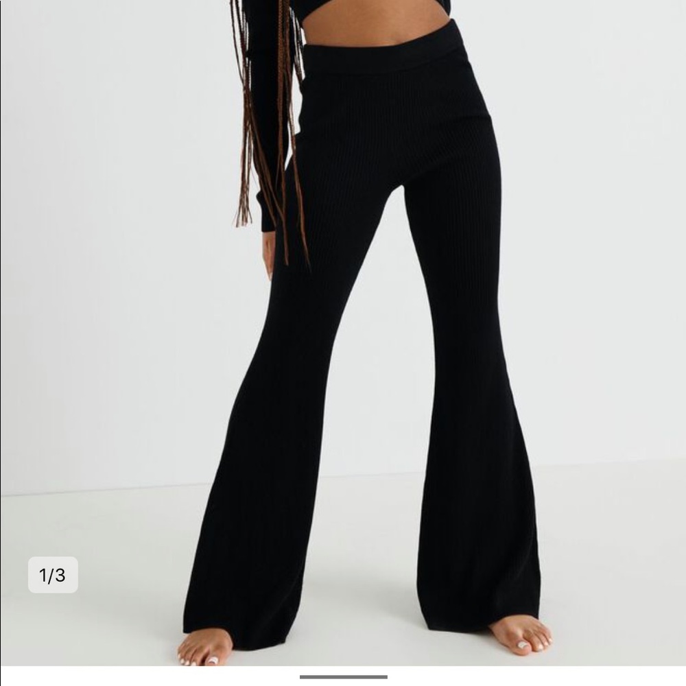 Ripped flowly stripped pants